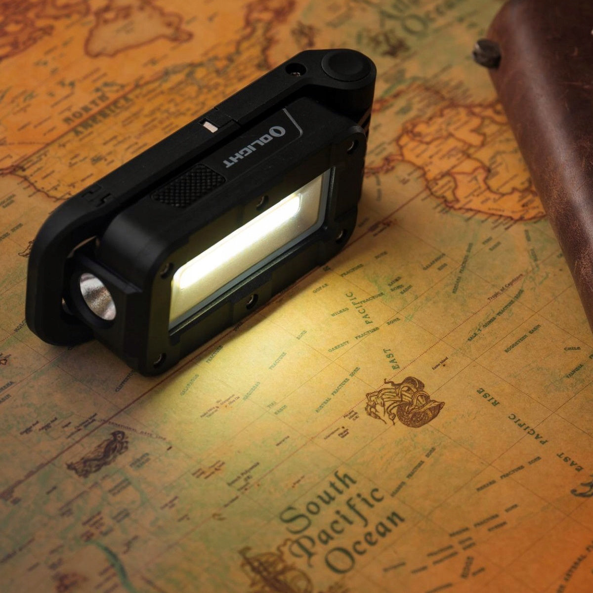 Lampa Olight Swivel Black - 400 lumenów