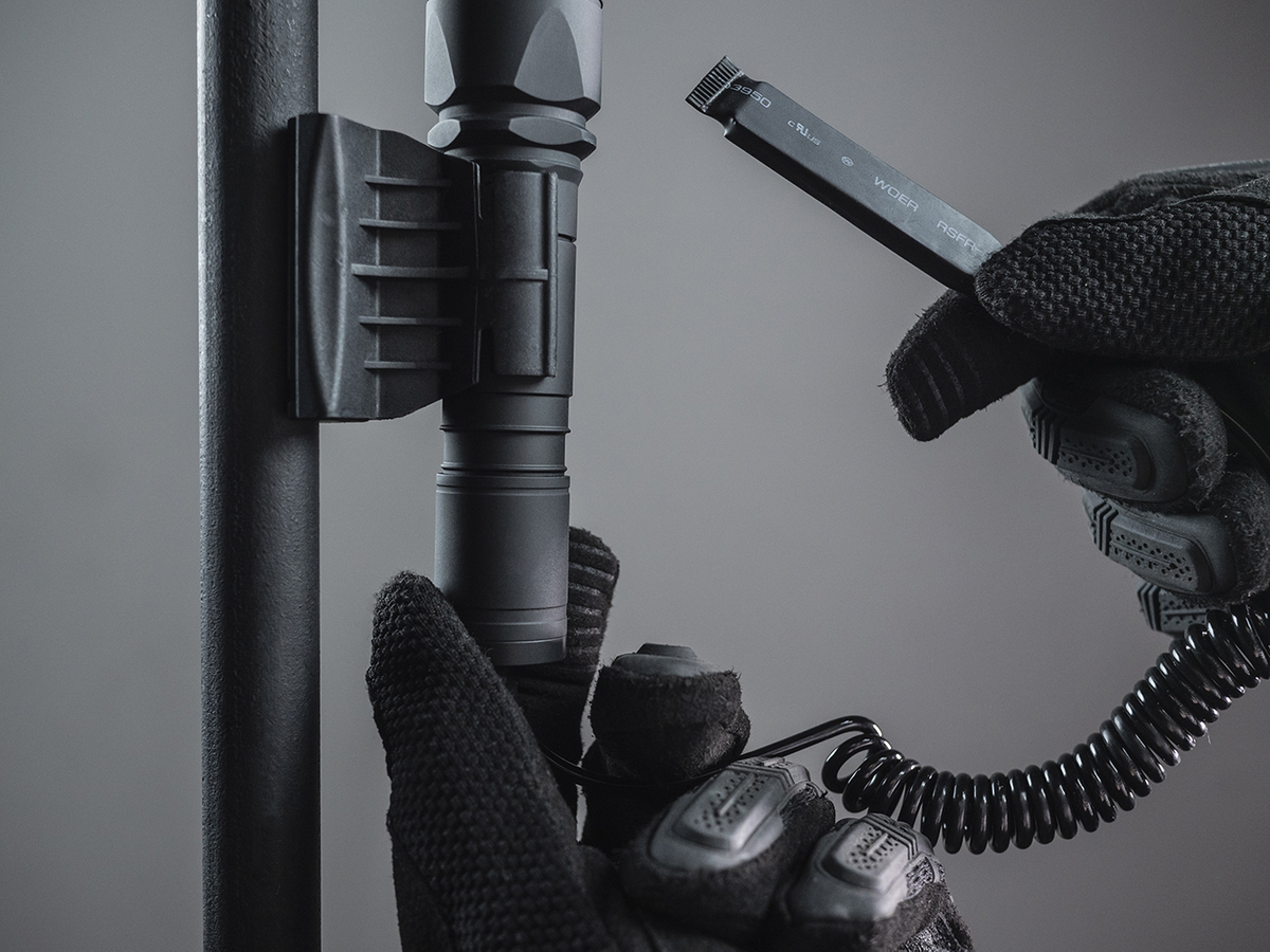 Latarka Armytek Dobermann Extended Set Warm