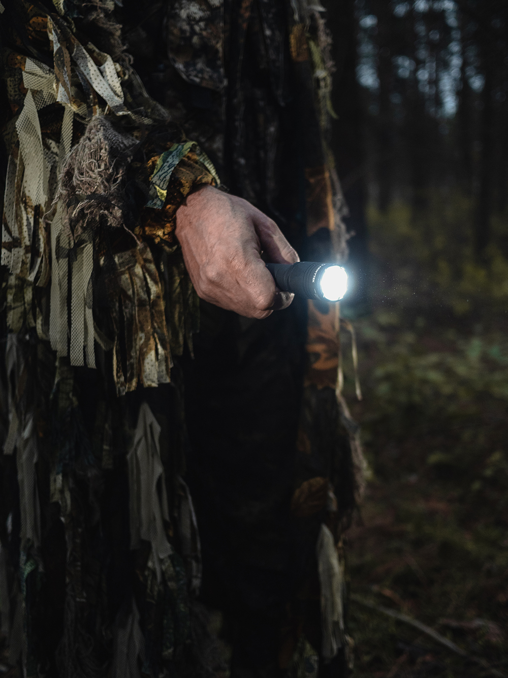 Latarka Armytek Dobermann Extended Set White