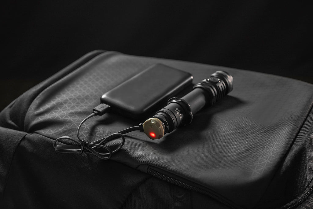 Latarka Armytek Dobermann Pro Max Magnet USB pcb White