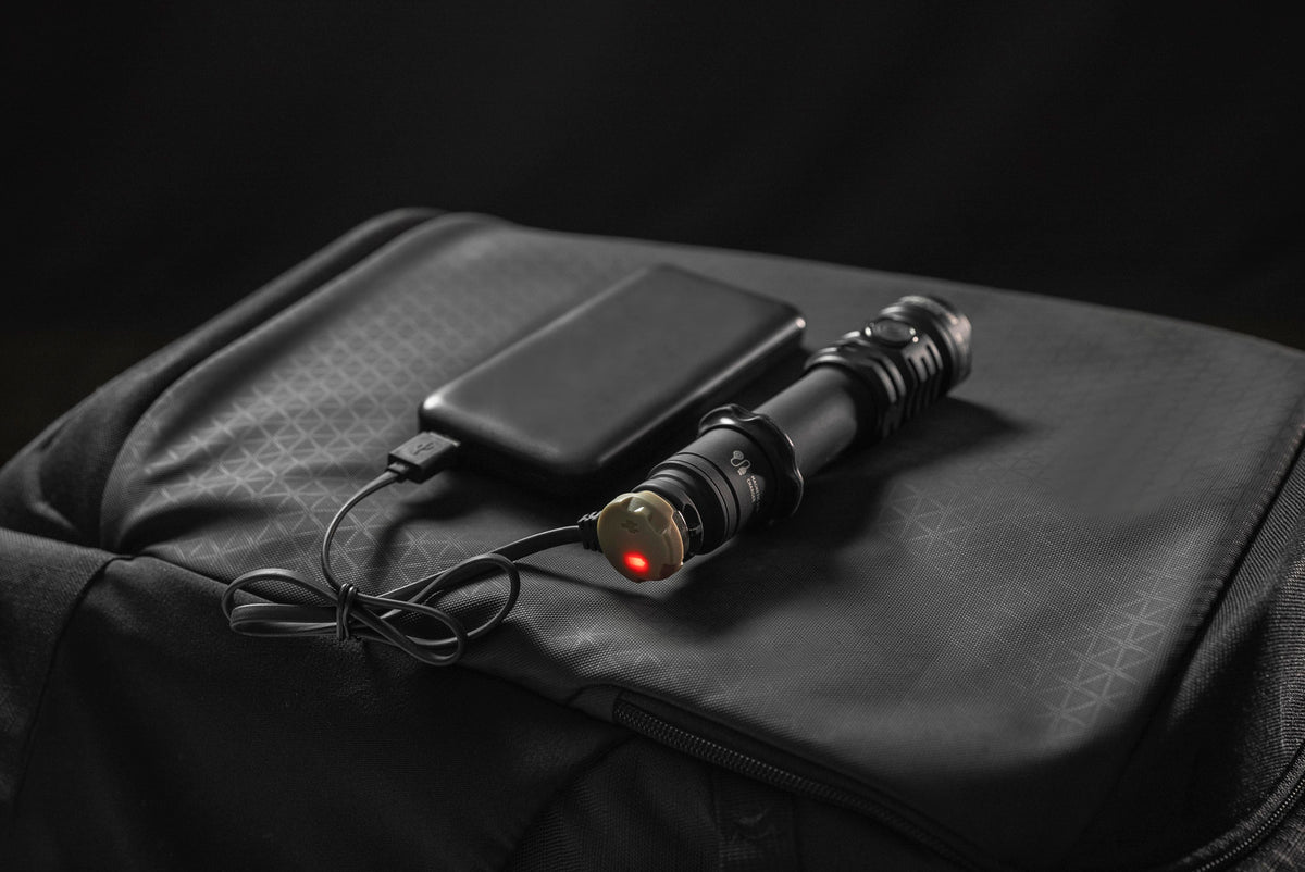 Latarka Armytek Dobermann Pro Max Magnet USB pcb White