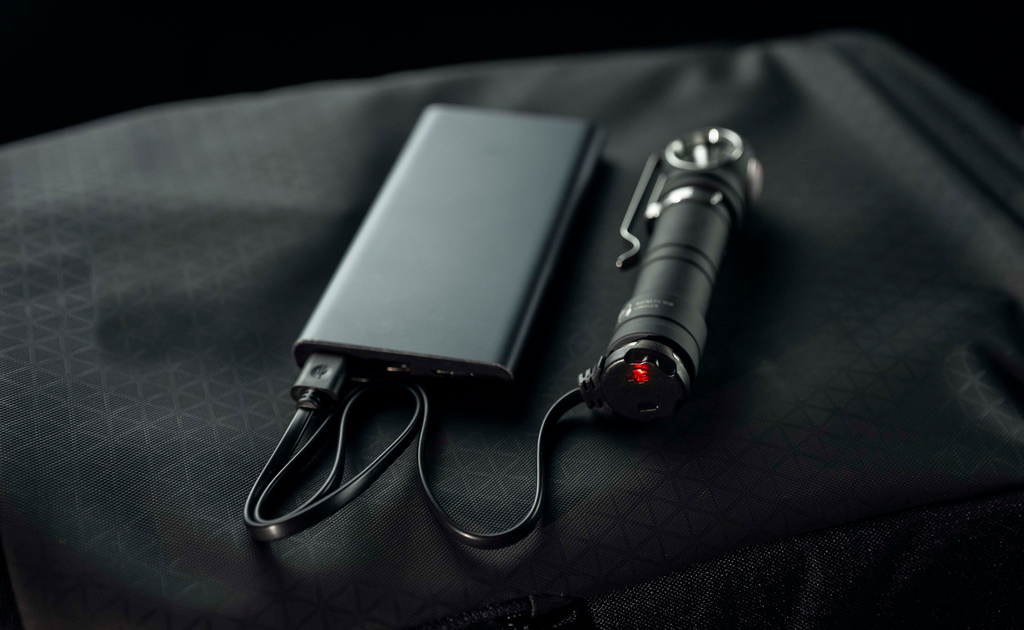 Latarka Armytek Wizard C2 Pro Max lr pcb White