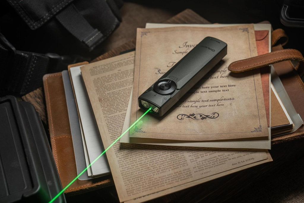 Latarka akumulatorowa EDC ze wskaźnikiem Olight Arkfeld Ultra UV 1400 lm