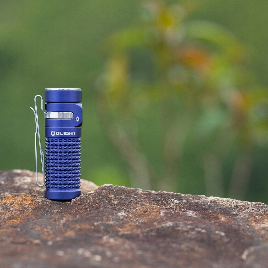 Latarka akumulatorowa Olight Baton 4 Regal Blue - 1300 lumenów