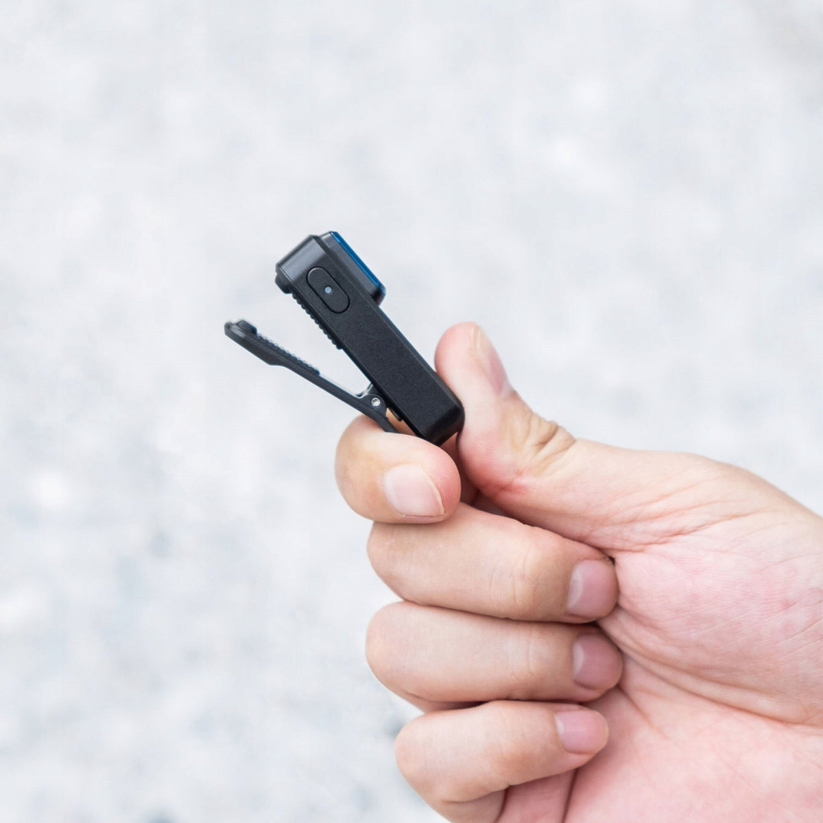 Latarka akumulatorowa taktyczna wielofunkcyjna EDC Olight Oclip 300 lumenów