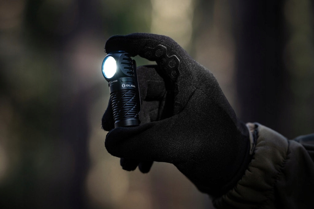 Latarka czołowa i kątowa Olight Perun 3 Mini cw Black z opaską 1250 lumenów