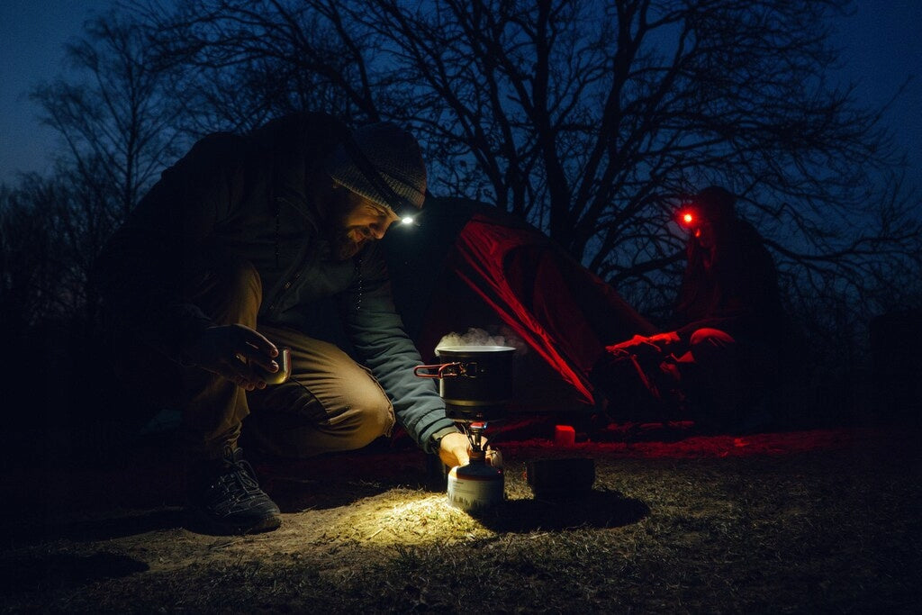 Latarka czołowa i kątowa Olight Perun 3 Mini cw Black z opaską 1250 lumenów