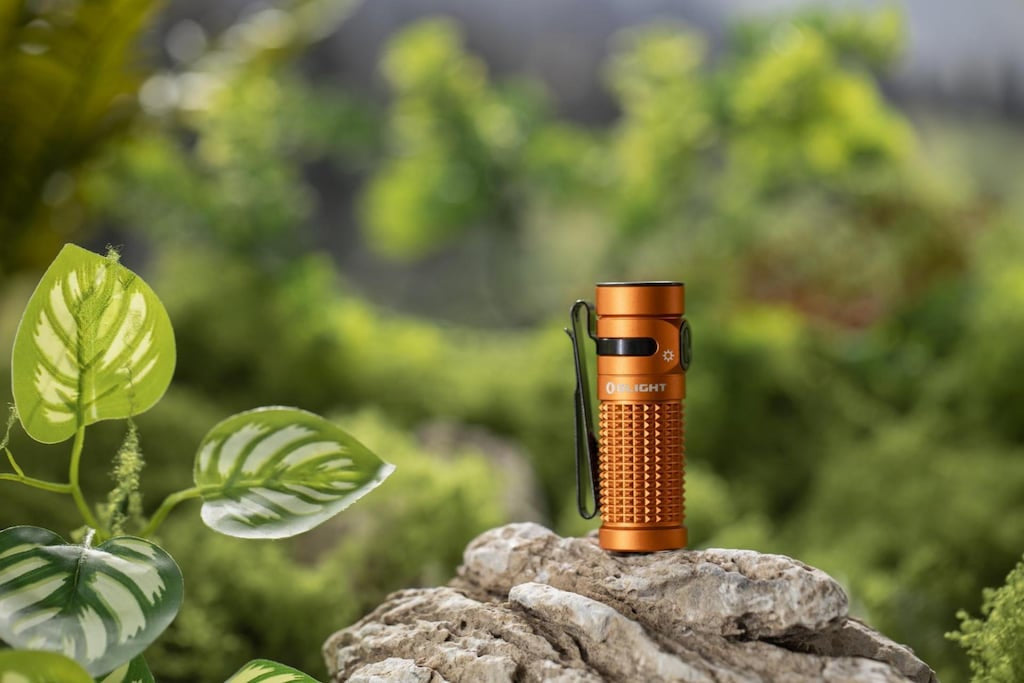 Latarka klasyczna LED Olight Baton 4 pomarańczowa 1300lm 170m 30 dni