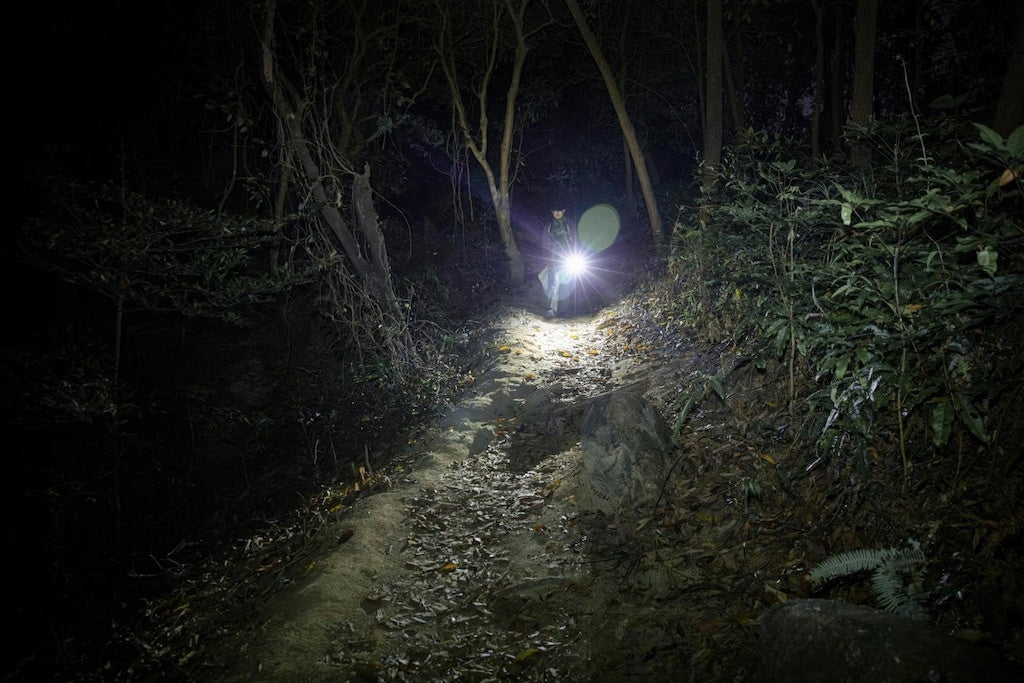 Latarka klasyczna LED Olight Baton 4 pomarańczowa 1300lm 170m 30 dni