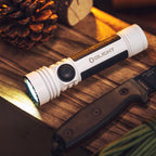 Latarka klasyczna LED Olight Seeker 4 Pro biała 4600lm 260m 15 dni