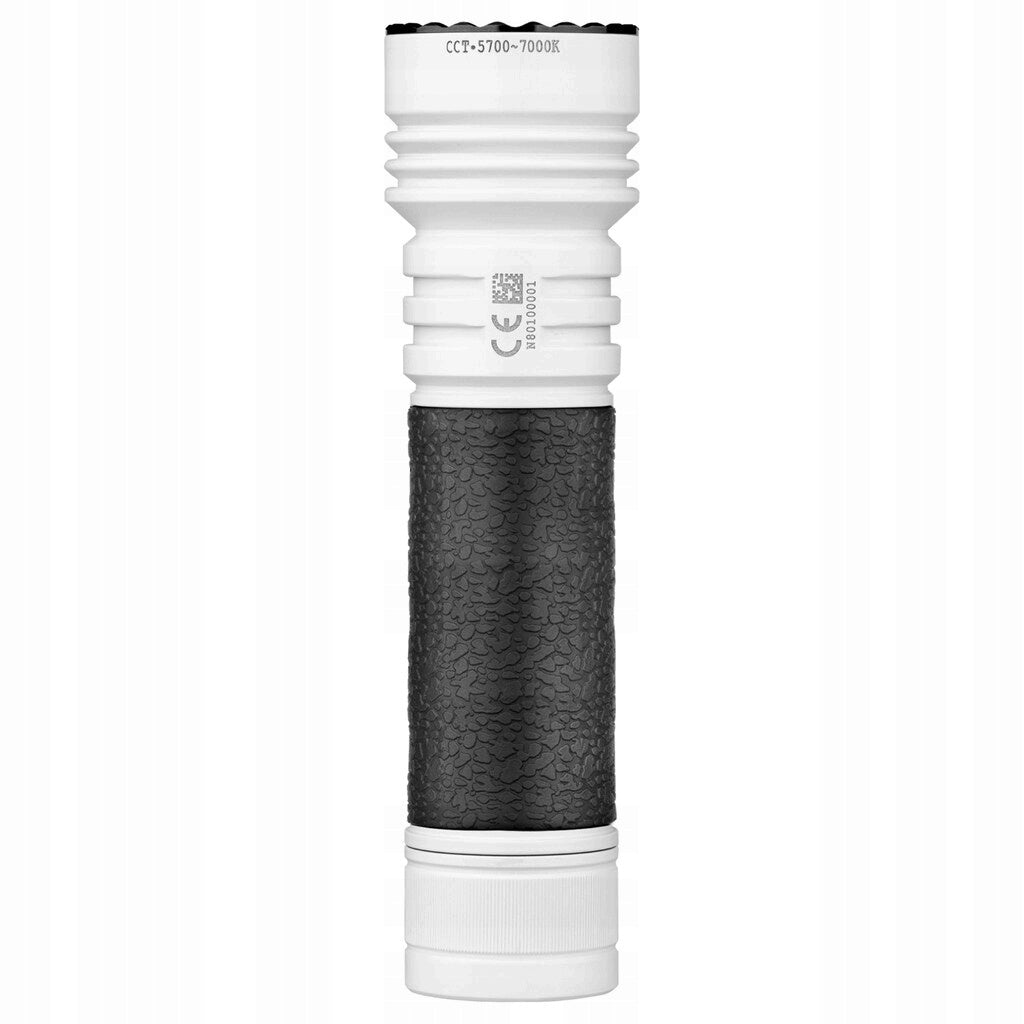 Latarka klasyczna LED Olight Seeker 4 Pro biała 4600lm 260m 15 dni