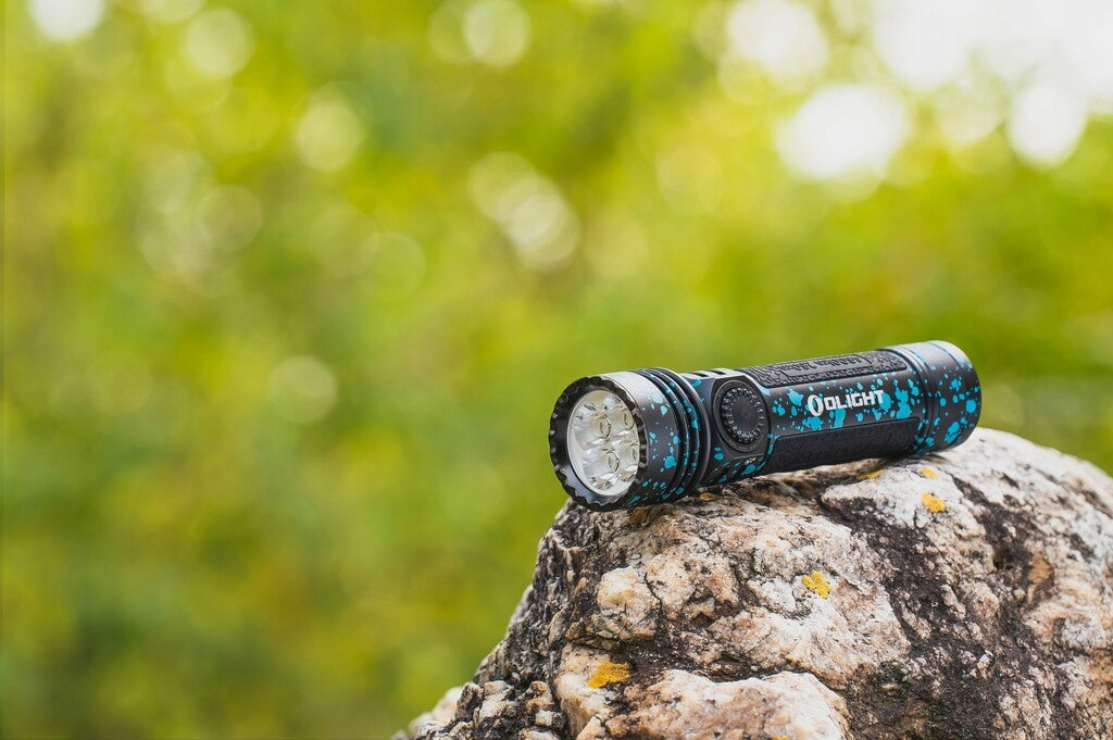 Latarka klasyczna Olight Seeker 4 Pro ciemno niebieska 4600 lm LED