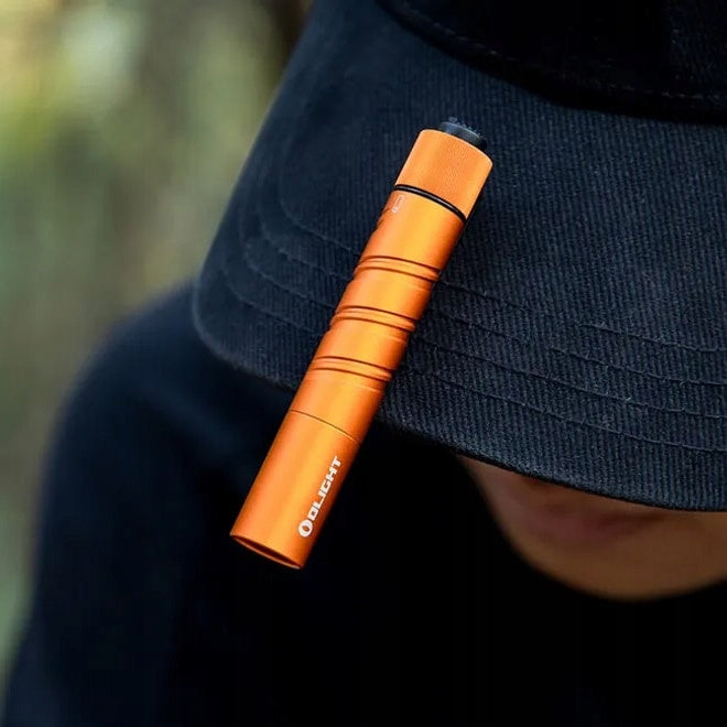 Latarka na baterie miniaturowa EDC Olight I3T 2 eos Orange - 300 lumenów