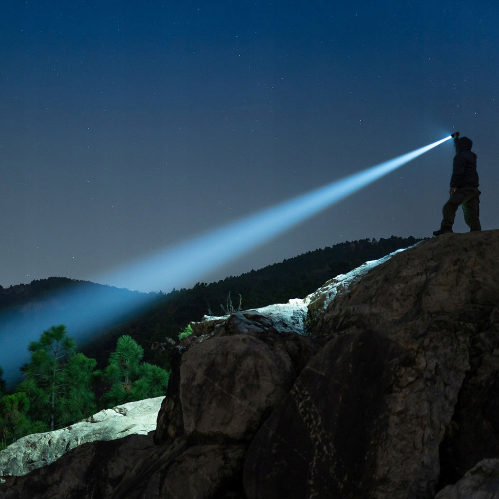 Latarka reflektor i szperacz Olight Marauder mini 7000 lm LED