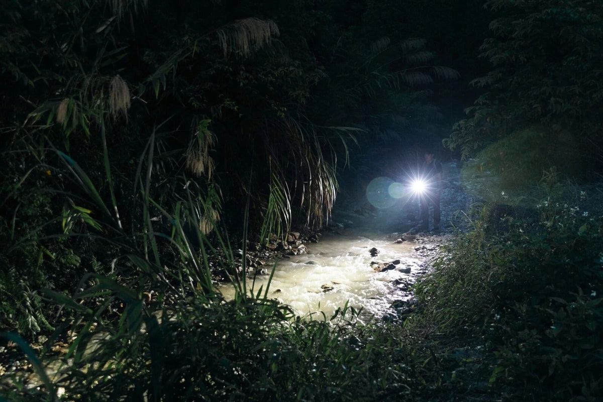 Latarka z ładowarką Olight Baton 4 Premium Edition biała 1300lm 170m 190dni