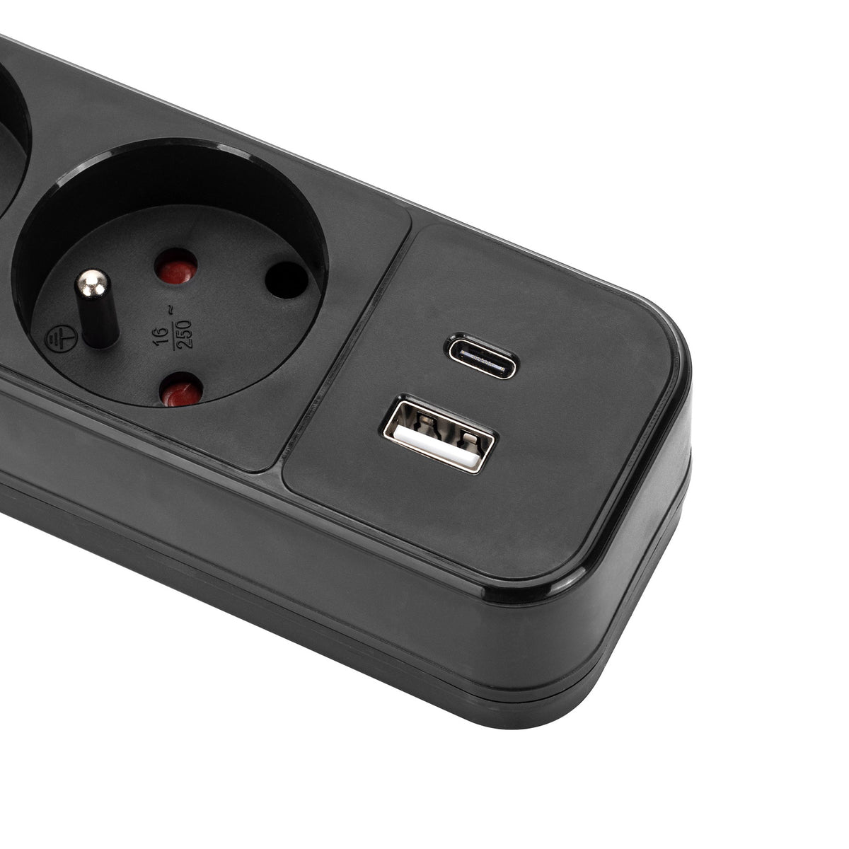 Przedłużacz elektryczny czarny 3-gniazdowy z USB MONTIS 1,5m MT185-BK-1,5
