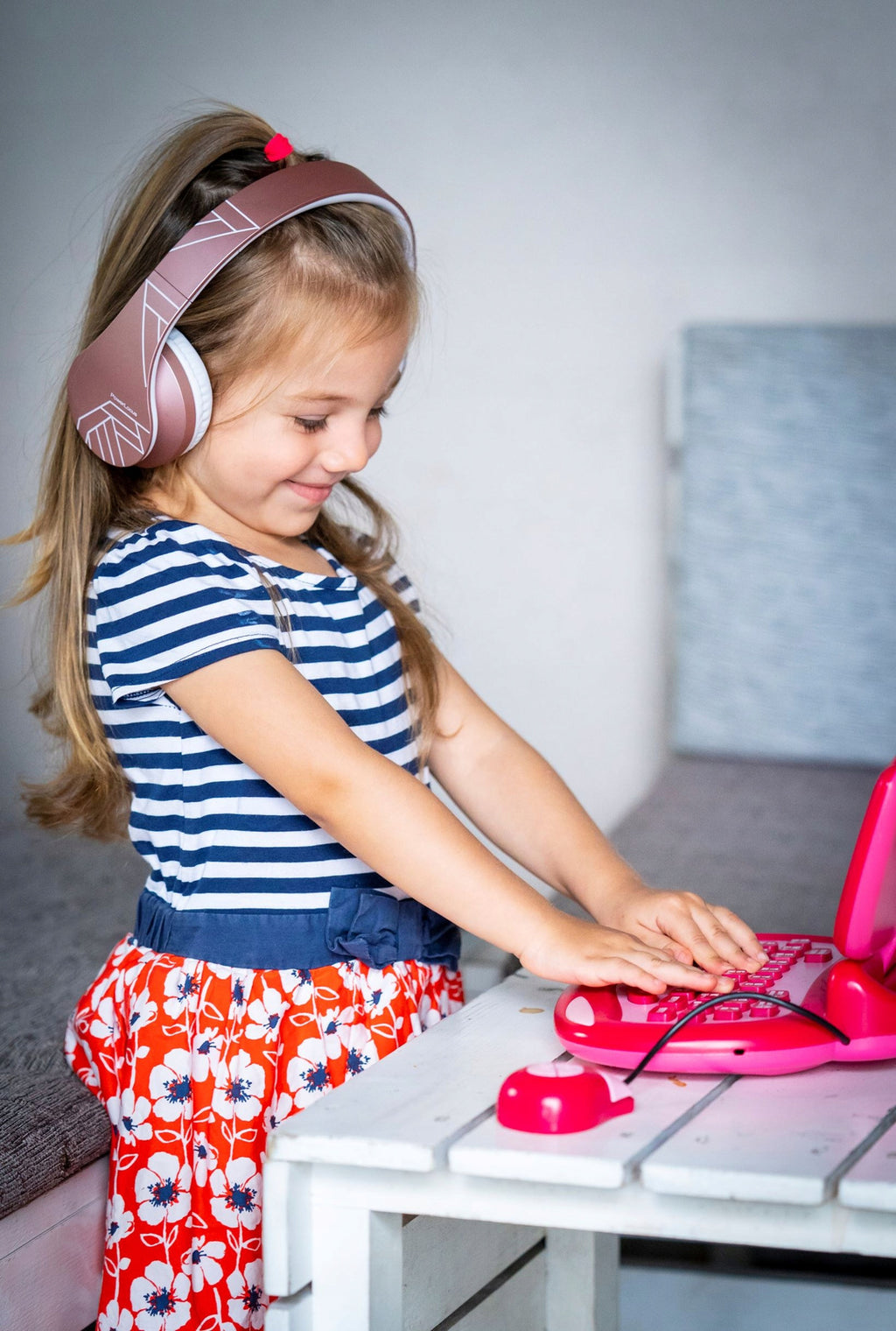 Słuchawki dla dzieci PowerLocus Kids RoseGold bezprzewodowe Bluetooth / FM