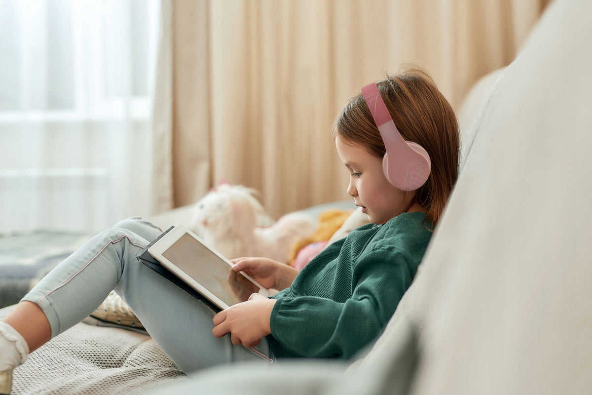 Słuchawki dla dzieci bezprzewodowe nauszne PowerLocus P1Kids różowe+ etui