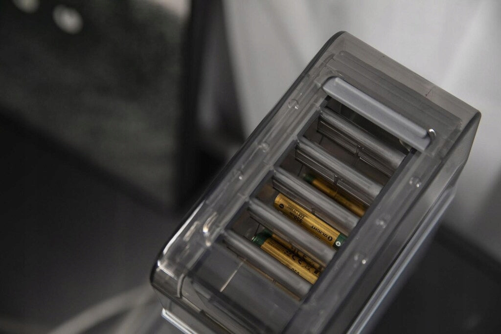 Stacja ładująca automatyczna Olight Ostation X do akumulatorów LR3 AAA