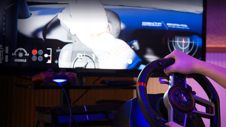 FLASHFIRE SUZUKA Kierownica gamingowa 900° + 3 pedały, 6 biegów