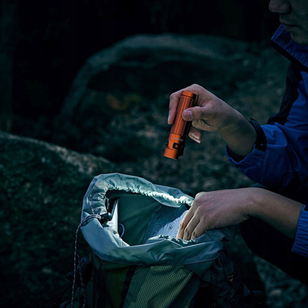 Latarka klasyczna LED Olight Baton 3 Pro Max pomarańcz CW 2500lm 145m 60dni