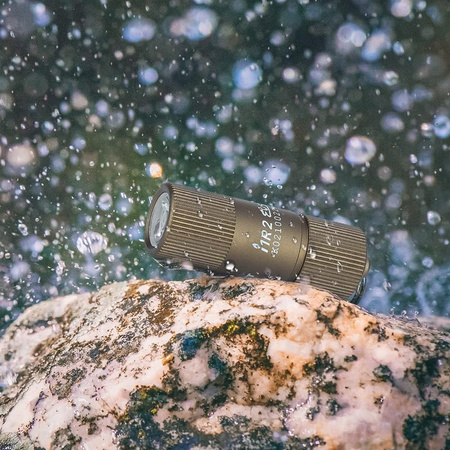 Mini Latarka LED mała Olight I1R 2 EOS piaskowa 150lm 40m 6 min