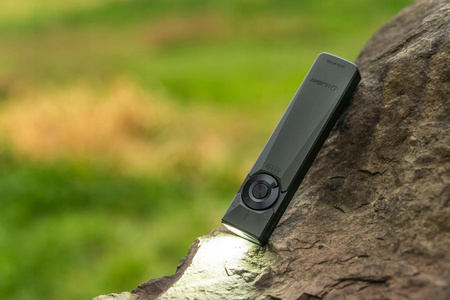 Latarka akumulatorowa EDC ze wskaźnikiem Olight Arkfeld Ultra UV 1400 lm