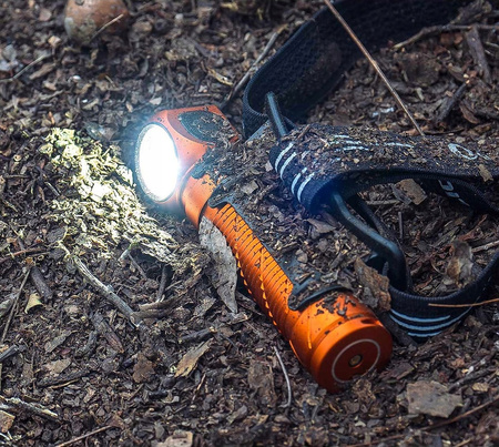 Latarka czołowa i kątowa EDC Olight Perun 3 Orange z opaską - 3000 lumenów