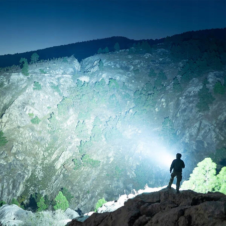 Latarka reflektor i szperacz Olight Marauder Mini zielona 7000 lm LED