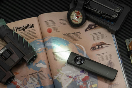 Latarka akumulatorowa EDC ze wskaźnikiem Olight Arkfeld Ultra UV 1400 lm