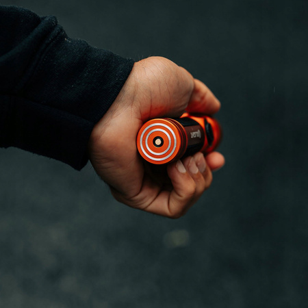 Latarka klasyczna LED Olight Seeker 4 Pro pomarańczowa 4600lm 260m 15 dni