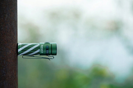 Latarka Olight Baton 3 ciemno zielona Limited christmas 1200lm 166m 20 dni
