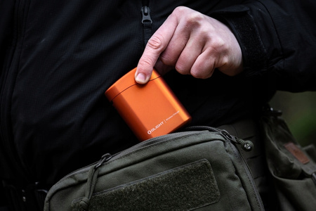 Latarka czołowa kątowa Olight Perun 3 Mini Premium Orange z opaską 1250 lm