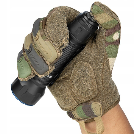 Latarka klasyczna LED Olight Javelot czarny matowa 1350lm 730m 72 dni