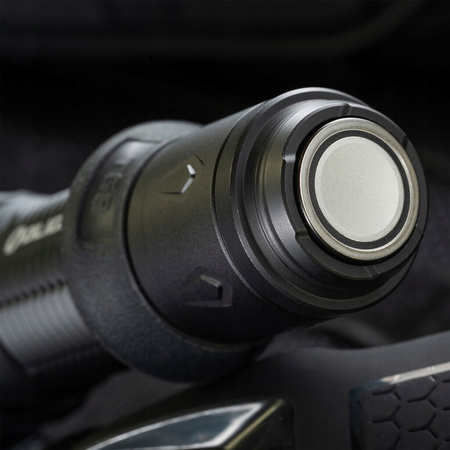 Latarka klasyczna LED Olight Warrior X 4 czarna matowa 2600lm 630m 480 min